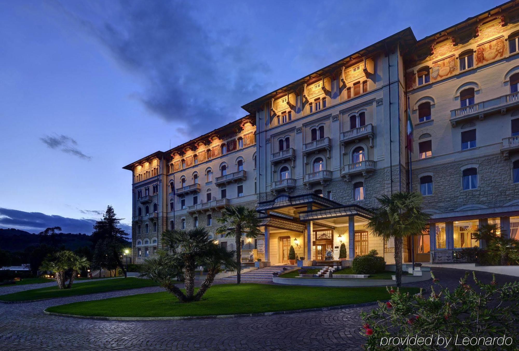 Grand Hotel Palazzo Della Fonte Fiuggi Exterior foto